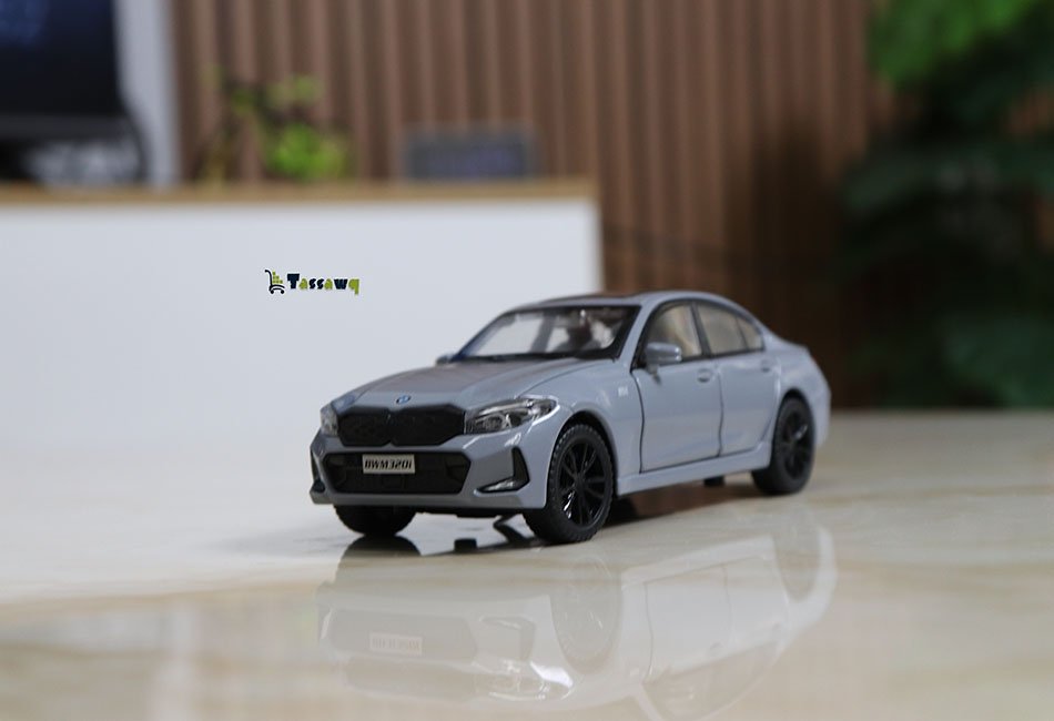 : Miniature BMW 320i Berline – Élégant | 1/30 🚘